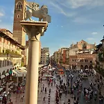 Apartament Residenza Santa Anastasia At Piazza Erbe - Lift