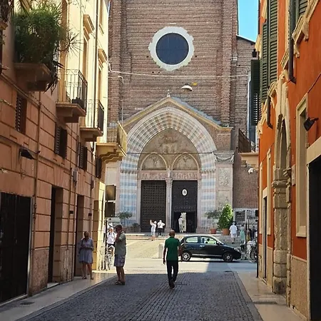 Апартаменты Residenza Santa Anastasia At Piazza Erbe - Lift *